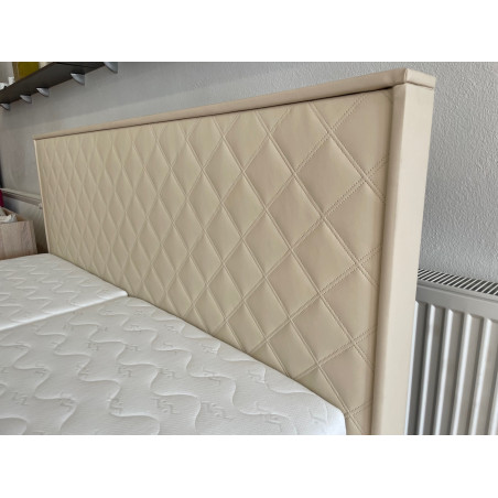 Posteľ SAVANA - detail záhlavia