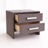 Čalúnený nočný stolík s praktickými zásuvkami